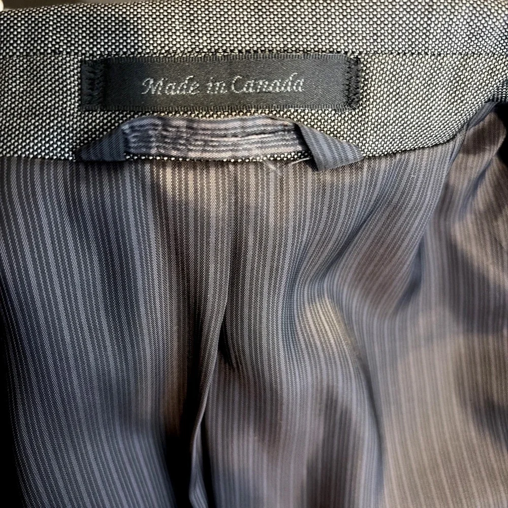 Calvin Klein Men's Blazer Sport Coat‎ Size 44R Gray 100% Wool Slim Fit 2 Button